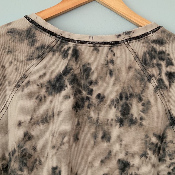 Free People • NWT Main Squeeze Tie Dyed Black Gray Cream Tee Top Size XS - Picture 9 of 11